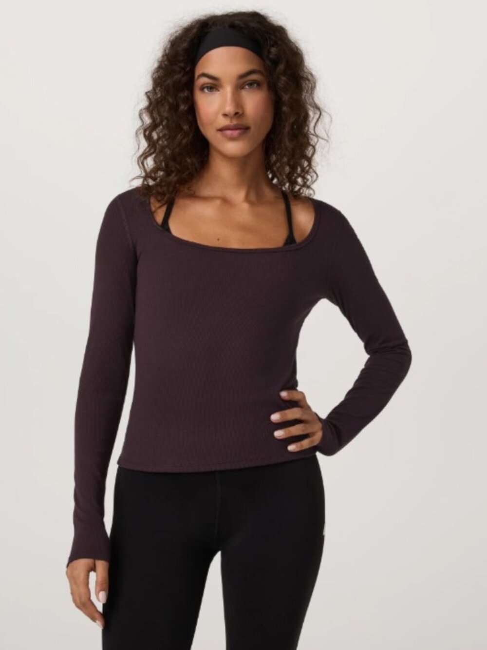 NWT Vuori Long Sleeve Cove Ultra Scoop in Raisin Size Small